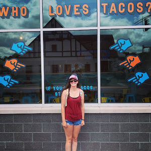 Meet your Posher, Caitlin